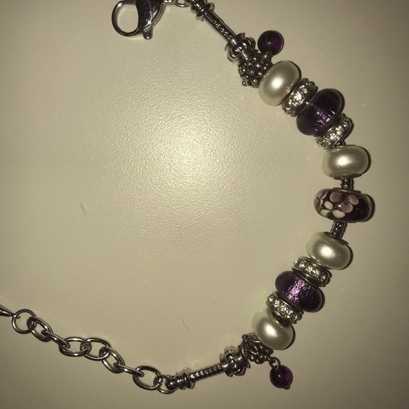 Bracelet - Picture 1 of 2